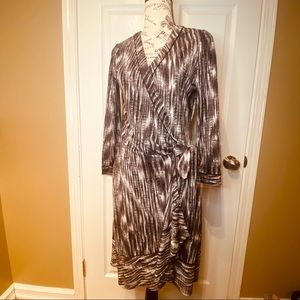 BCBGMAXAZRIA long sleeve wrap dress. Sz Medium.